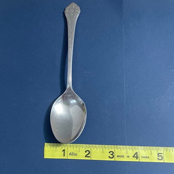 Vintage Oneida Profile Lakewood Pattern 4 Soup Spoons Tablespoons Flatware - Picture 6 of 6